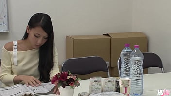 Gadis Jepang Ren Azumi Nikmati Dua Kontol Dengan Penuh Nafsu