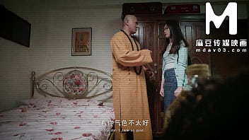 Master Shaolin Tiongkok Bantu Pemujaan Wanita Dengan Alat Kelamin