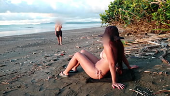 Aku Ditiduri Pria Tak Dikenal Di Pantai! Adegan Panas Nyata