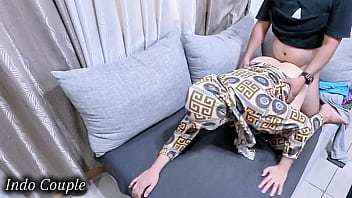 Mahasiswi Berhijab Telat Kena Hukuman Sensual Dari Ayah Tirinya