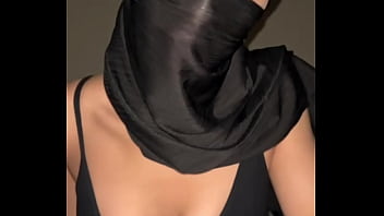 Payudara Montok Muslimah Berhijab Arab