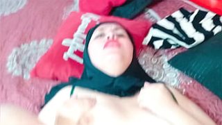 Muslimah Berhijab Dibuat Hamil Dan Wajahnya Dituang Air Mani
