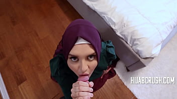 Paman Tiri Terobsesi Dengan Keponakan Berhijab