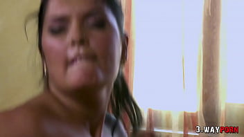 Tiga Orang Mesum – Dua Adik Tiri Nakal Dihajar Anal Dan Dientot Bareng Di Satu Kontol Beruntung