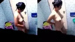 Mengintip Tante Seksi Mandi Dengan Toge