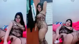 Mbak Montok Pakai Lingerie Bolong-bolong Lagi Asyik Main Jari