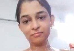 Sultry Mumbai Beauty’s Sensual Shower Scene