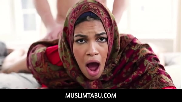 Maya Farrell: Saudara Tiri Arab Berhijab Yang Dipaksa Menikah Dan Menyerah Pada Nafsu Terlarang