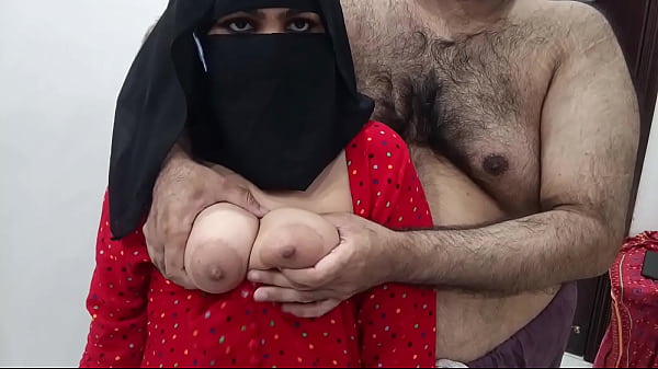 Anak Tiri Pakistan Berjilbab Dihardiki Ayah Tirinya Sendiri