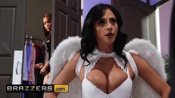 Sihir Seksi Ibu-ibu Nakal: Ariella Ferrera Dan Isis Love Bikin Panas