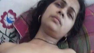 भारी झांट वाली चूत की गर्म चुदाई वीडियो
