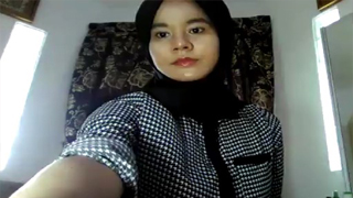 Jilbab Ganas Genit Pamer Tubuh Menggoda