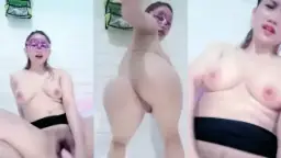Varien Mango Joget Telanjang Bulat