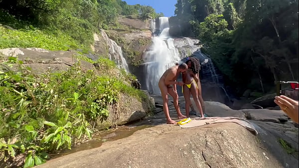 Video Panas Adegan Intim Di Balik Layar, Cewek 18 Tahun Mantap Digoyang Di Sungai Terbuka (lengkap Di Red Dan Cher)