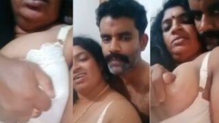 Video Panas Cowok Meremas Payudara Besar Milf