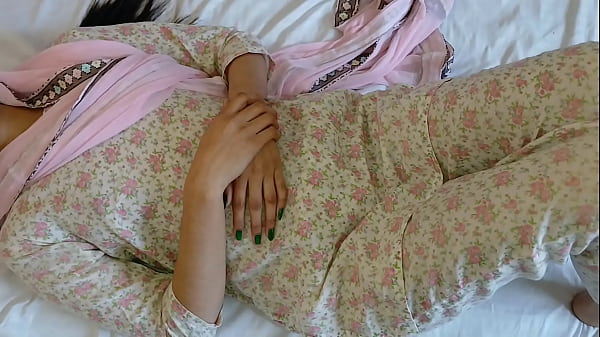Neng Neng Angkat Kaki Biar Kontol Goyang Memeknya