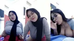 Acha Berhijab Montok, Berkacamata, Cantik Dan Seksi