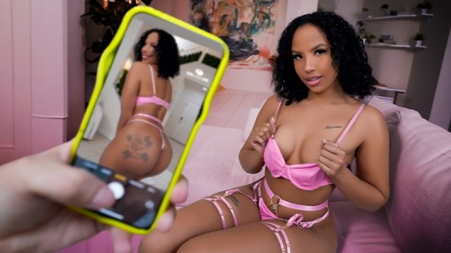 Kakak Tiri Ebony Manis Menggoyang Lebih Gila Daripada Mantan