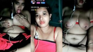 Saudari Tiri Pamer Tubuh Telanjang Saat Video Call Panas Dengan Pacar
