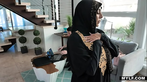 Kylie Kingston Selalu Takut Mengakui Hasrat Terlarangnya, Padahal Tubuhnya Meronta-ronta Ingin Dicemari Dosa.