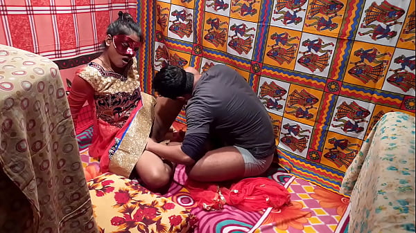 Nafsu Membara Di Ranjang: Gairah Tak Terkendali Suami Istri India
