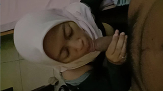 Bokep Indo Hijab, Ngemut Kontol Pacar Sampai Keluar