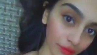 Buka-bukaan, Gadis India Manis Genit Bikin Ngilu