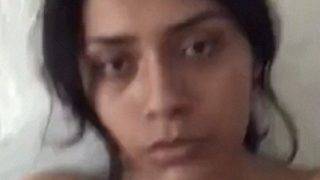 Cewek India Cantik Di Instagram Lagi Mainin Diri Sendiri