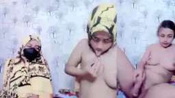 Jilbab Kuning Bikin Heboh, Tubuh Bugil Dipamerin Bikin Ngilu