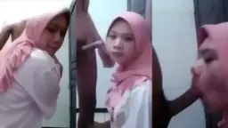 Jilbab Pink Basah Kuyup Nelen Batang Panjang Sampe Ke Dalem