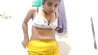 Video Mandi Patna, Cewek Desi Colmek Sambil Kamera.