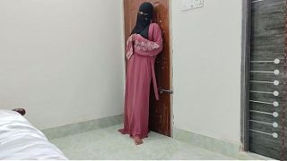 Bokep Hijab Polos Pertama Kali Digebrak Sampai Meringis Kesakitan