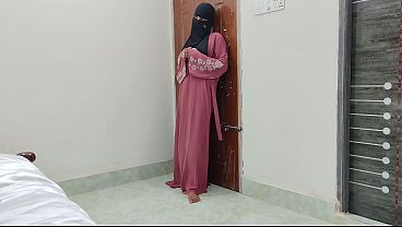 Bokep Hijab Polos Pertama Kali Digebrak Sampai Meringis Kesakitan