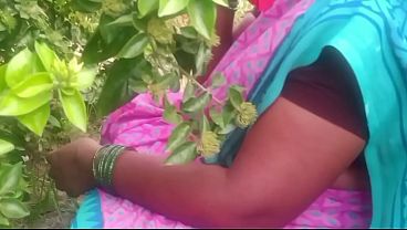 Bhabhi India Di Desa, Ngentot Di Luar Rumah, Panas Dan Basah.