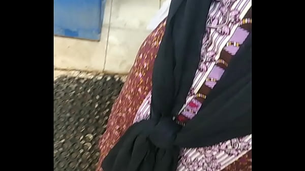 Liatin Aja Rok Cewek, Ngintipin Dari Bawah, Bikin Makin Pengen.