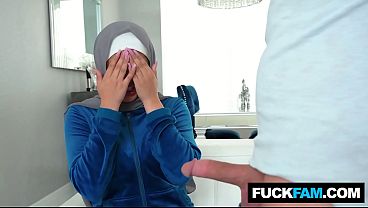Tetangga Hijab Kaget Dikasih Kejutan Kontol Gede, Sophia Leone Dan Nicky Rebel Bikin Nafsu
