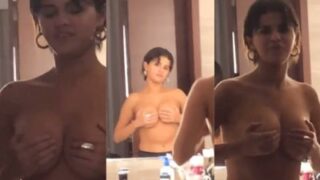 Artis Hollywood Terkenal, Video Mms Telanjang, Matanya Fokus Ke Payudara Besarnya Yang Menggoda.