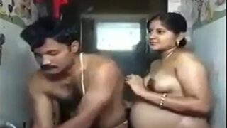 Cewek Hamil Mandi Bugil Bareng Suami Dari Patna, Hot Banget