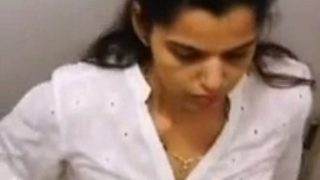 Ngemengin Tante-tante India Di Ruang Ganti, Bikin Makin Greget