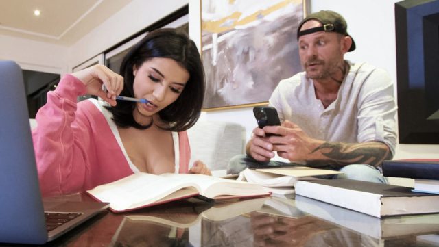 Nggak Ada Bokap Nyokap, Roxie Sinner Sama Scott Nails Siapin Tuh Di Rumah, Mainan Nafsu Bikin Makin Liar
