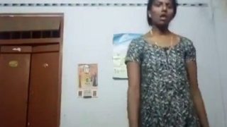 Tamil Aunty Buka Baju, Goyang-goyang Bikin Panas