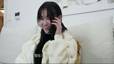 Korea – Cewek Ngendon Sendirian Jebak Tukang Servis Di Sela-sela Pahanya Yang Basah.