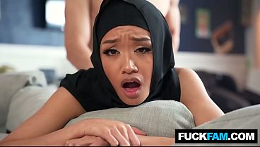 Hijabi Kena Ajakin Budaya Amerika, Jade Kimiko Dibikin Meringis Sama Parker Ambrose