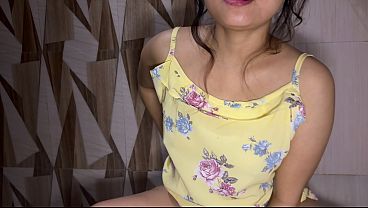 Tiap Hari, Cewek India Montok Ini Bersihin Memek Dan Pipisnya, Bikin Greget Banget.