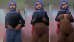 Abg Bocil Hijab Lagi Pamer Tocil, Bikin Greget!