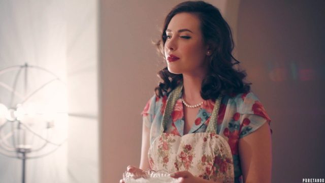 Nonton Whitney Wright & Casey Calvert Di Coming Home, Bikin Makin Pengen Pulang Buat Main-main.