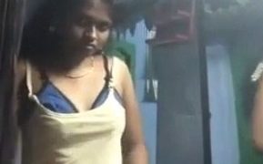 Video Ngentot Ganti Baju Telanjang Di Trichy, Hot Banget!